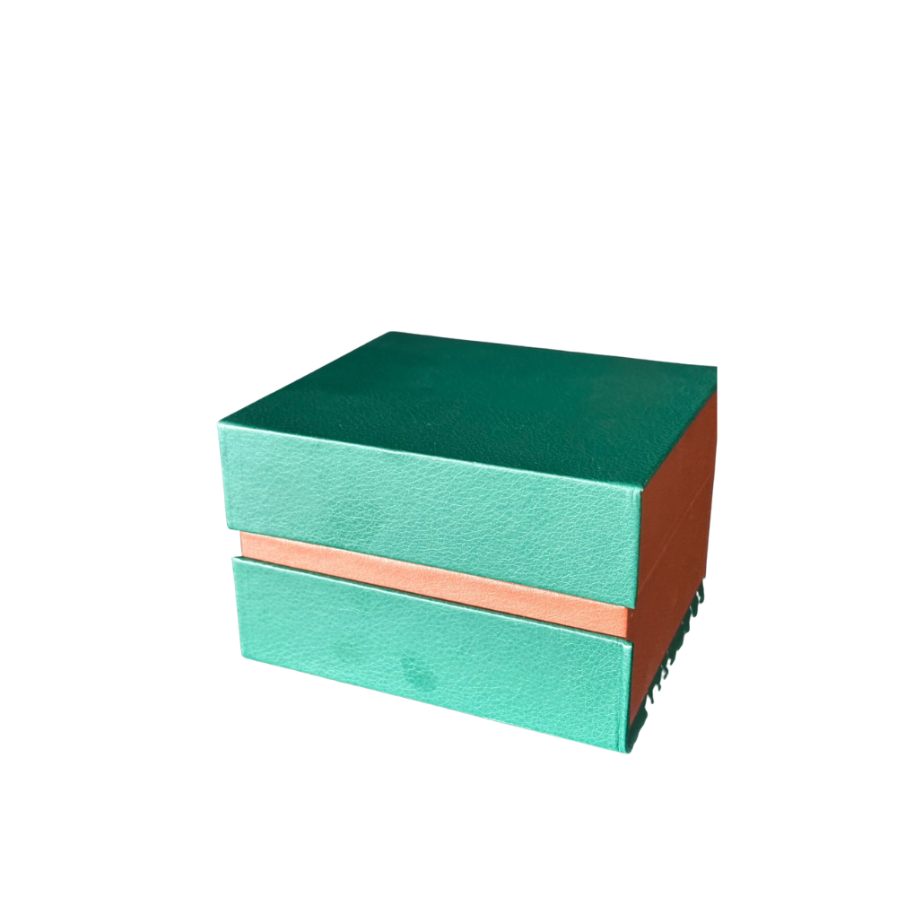 منظم باللون الاخضر جلد